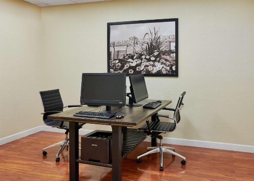 Best Western Plus Milwaukee Airport Hotel & Conference Center image 12