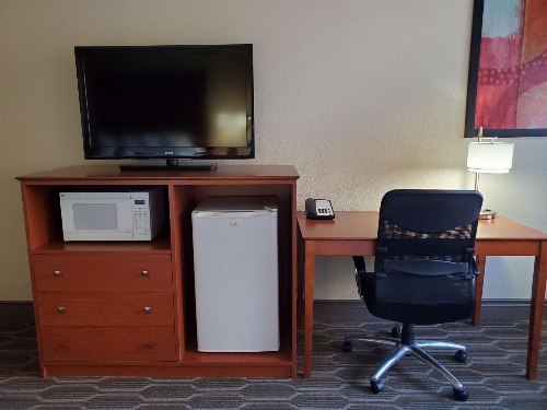 Best Western Plus Milwaukee Airport Hotel & Conference Center image 2
