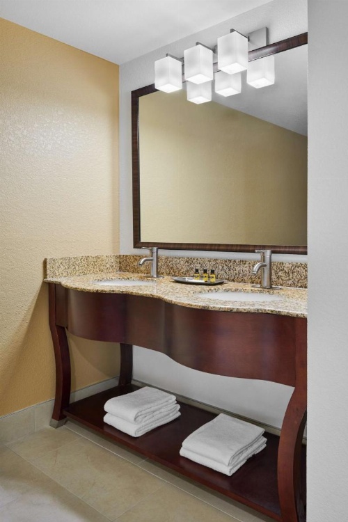Best Western Plus Milwaukee Airport Hotel & Conference Center image 22