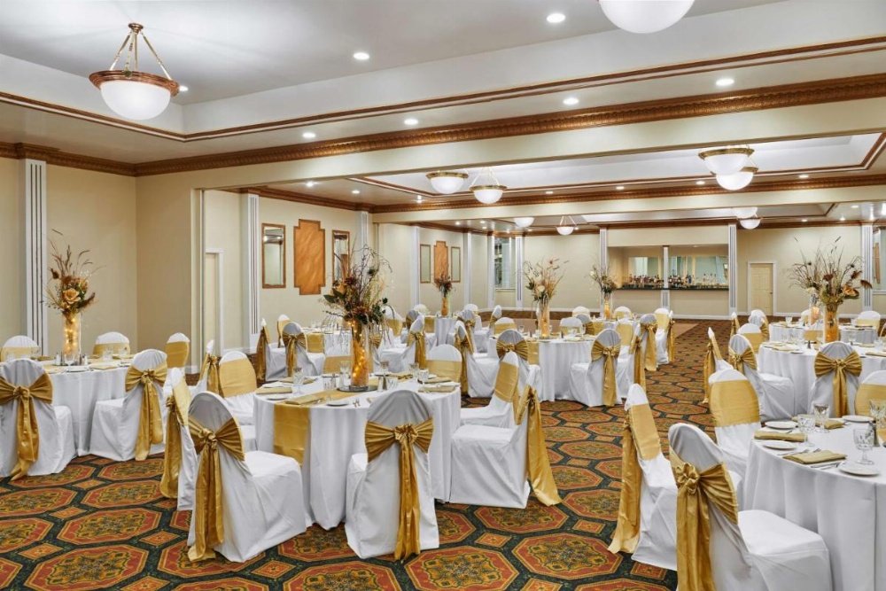 Best Western Plus Milwaukee Airport Hotel & Conference Center Image 7